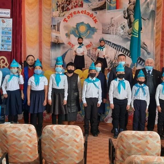 Бірыңғай "Жас Ұлан" балалар мен жасөспірімдер ұйымы қатарына оқушыларды қабылдау салтанатты жиын өтті.